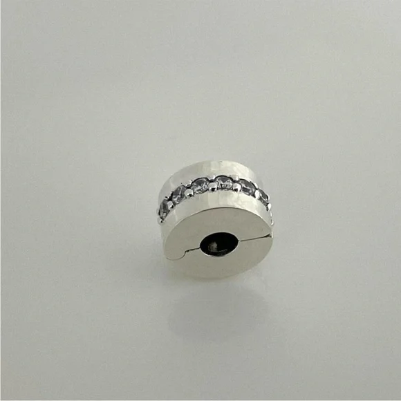 Pandora Clip Charm - Picture 2 of 5